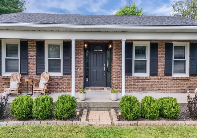 Photo 3 of Single family home for sale at 4042 Whitemark Ct, Lexington, KY 40516 | MLS# 26023509 | Listing updated on 2026-09-17