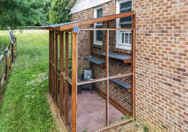Photo 4 of Single family home for sale at 4042 Whitemark Ct, Lexington, KY 40516 | MLS# 26023509 | Listing updated on 2026-09-17
