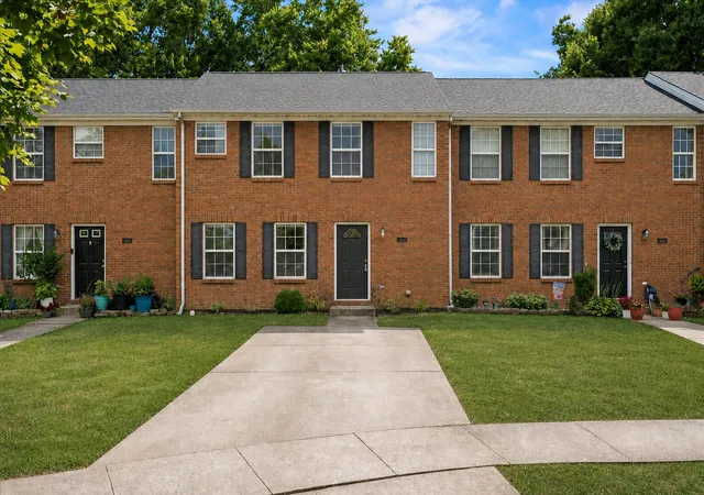 Photo 1 of Sale Pending at 1132 Jonestown Ln, Lexington, KY 40517 | MLS# 26023512 | Listing updated on 2026-09-03