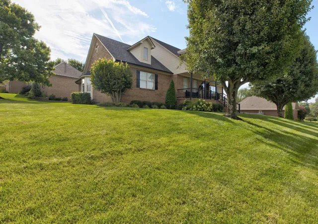 Photo 3 of Sale Pending at 123 Winterberry Cir, Winchester, KY 40391 | MLS# 26023537 | Listing updated on 2026-08-30