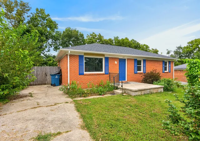 Photo 2 of Single family home for sale at 228 Laurel Ln, Nicholasville, KY 40356 | MLS# 26023551 | Listing updated on 2026-08-28