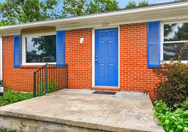 Photo 2 of Single family home for sale at 228 Laurel Ln, Nicholasville, KY 40356 | MLS# 26023551 | Listing updated on 2026-08-28