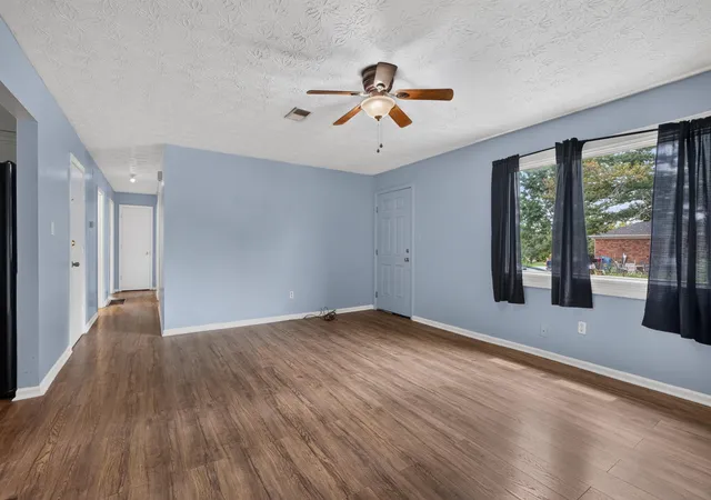 Photo 4 of Single family home for sale at 228 Laurel Ln, Nicholasville, KY 40356 | MLS# 26023551 | Listing updated on 2026-08-28