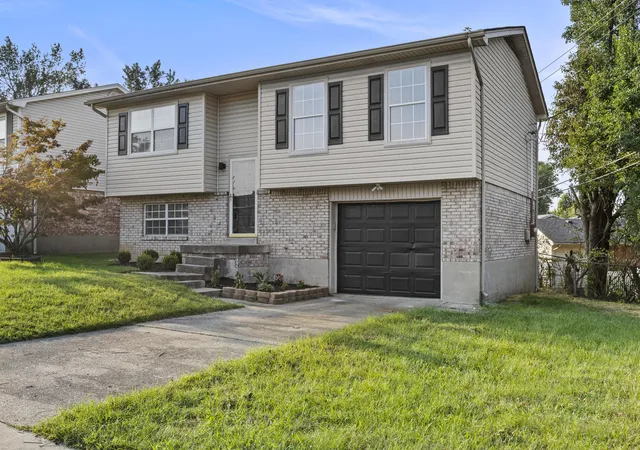 Photo 2 of Single family home for sale at 364 Chamberlain Dr, Lexington, KY 40517 | MLS# 26023666 | Listing updated on 2026-09-04
