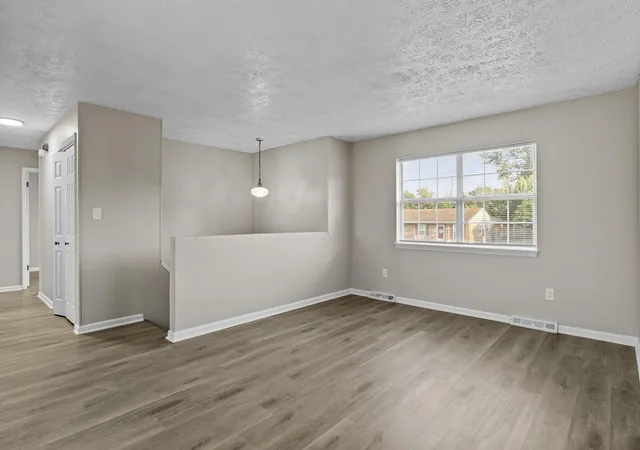 Photo 3 of Single family home for sale at 364 Chamberlain Dr, Lexington, KY 40517 | MLS# 26023666 | Listing updated on 2026-09-04