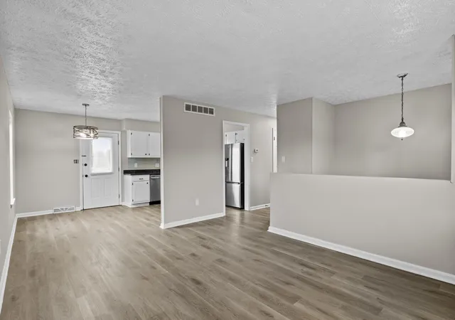 Photo 4 of Single family home for sale at 364 Chamberlain Dr, Lexington, KY 40517 | MLS# 26023666 | Listing updated on 2026-09-04