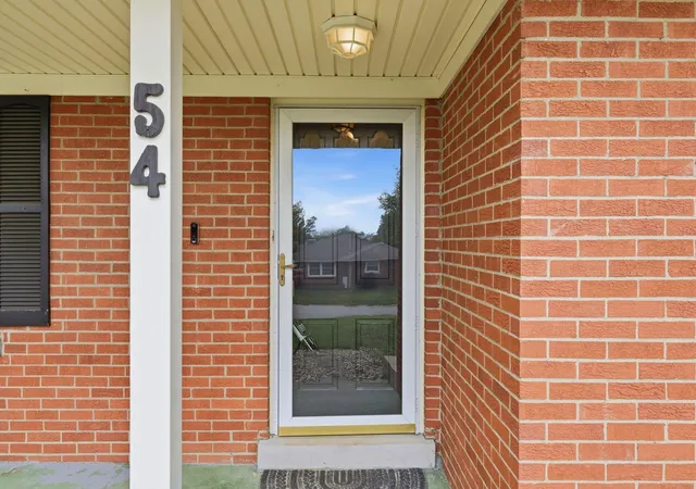 Photo 2 of Single family home for sale at 54 Locust Dr, Winchester, KY 40391 | MLS# 26023633 | Listing updated on 2026-08-28