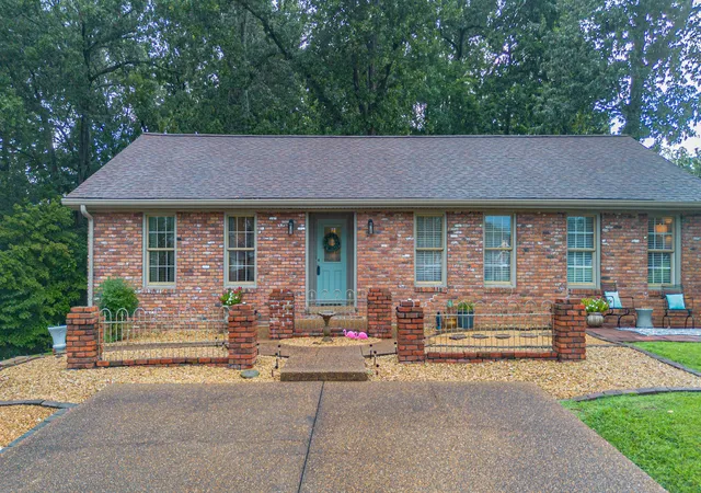 Photo 1 of Sale Pending at 206 Circle Dr, Benton, KY 42025 | MLS# 26023665 | Listing updated on 2026-09-09