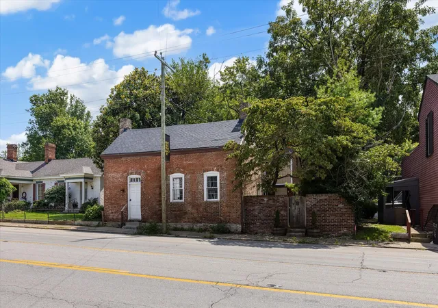 Photo 2 of Single family home for sale at 236 Lexington St, Versailles, KY 40383 | MLS# 26023578 | Listing updated on 2026-08-28