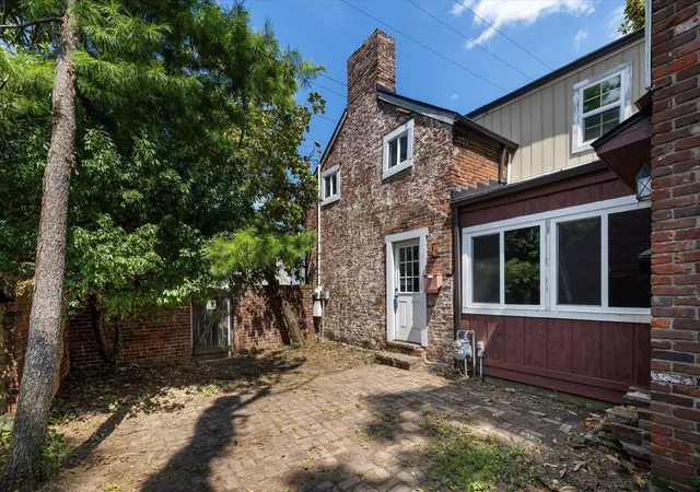 Photo 4 of Sale Pending at 236 Lexington St, Versailles, KY 40383 | MLS# 26023578 | Listing updated on 2026-09-24