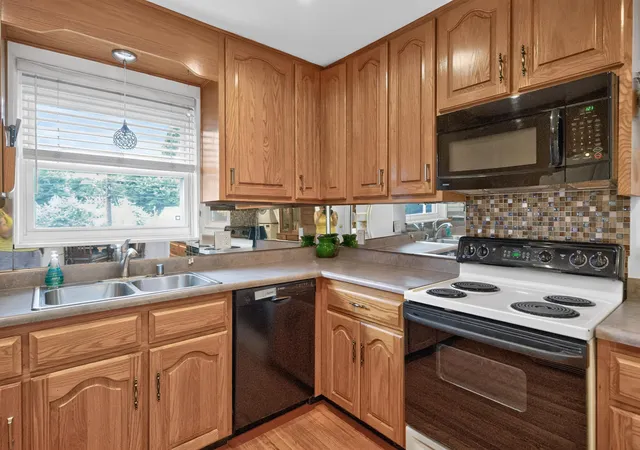 Photo 4 of Single family home for sale at 115 Cherry Rd, Berea, KY 40403 | MLS# 26023599 | Listing updated on 2026-10-05
