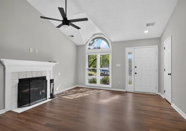 Photo 3 of Single family home for sale at 1141 Iron Lace Ct, Lexington, KY 40509 | MLS# 26023703 | Listing updated on 2026-10-13