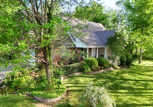 Photo 2 of Single family home for sale at 5686 Slate Lick Rd, London, KY 40741 | MLS# 26023645 | Listing updated on 2026-08-28