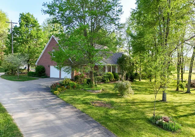 Photo 3 of Single family home for sale at 5686 Slate Lick Rd, London, KY 40741 | MLS# 26023645 | Listing updated on 2026-08-28