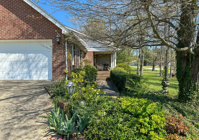 Photo 3 of Single family home for sale at 5686 Slate Lick Rd, London, KY 40741 | MLS# 26023645 | Listing updated on 2026-08-28