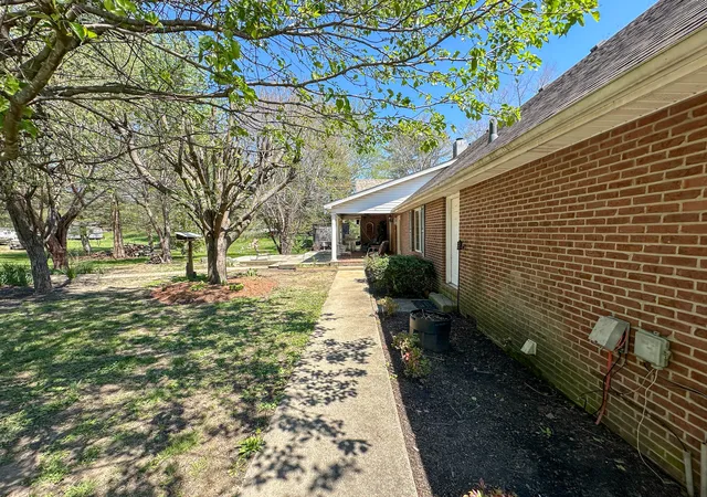 Photo 4 of Single family home for sale at 5686 Slate Lick Rd, London, KY 40741 | MLS# 26023645 | Listing updated on 2026-08-28