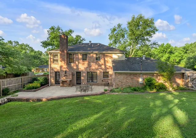 Photo 3 of Sale Pending at 3405 Heritage Pl, Lexington, KY 40502 | MLS# 26023616 | Listing updated on 2026-09-11