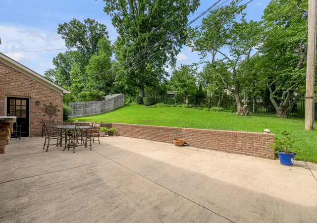 Photo 3 of Sale Pending at 3405 Heritage Pl, Lexington, KY 40502 | MLS# 26023616 | Listing updated on 2026-09-11