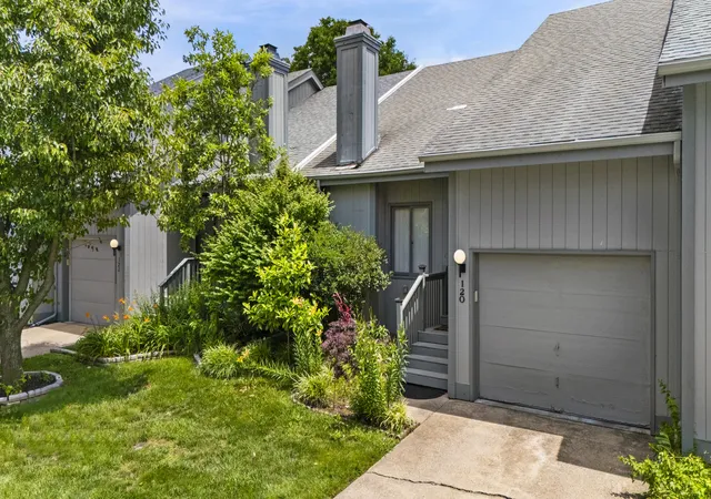 Photo 3 of Townhouse for sale at 120 Cherrybrook Dr, Nicholasville, KY 40356 | MLS# 26023598 | Listing updated on 2026-09-12