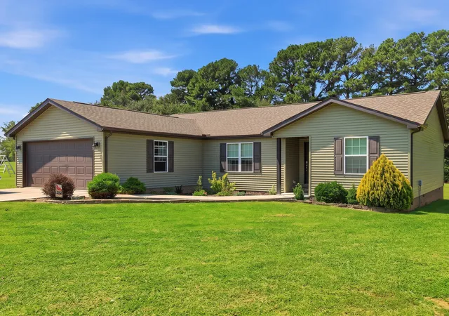 Photo 1 of Single family home for sale at 101 Caleb Dr, Mayfield, KY 42066 | MLS# 26023825 | Listing updated on 2026-08-31