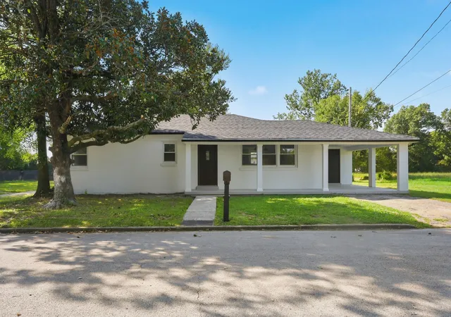 Single family home for sale at 111 Scruggs St, Berea, KY 40403 | MLS# 26023627