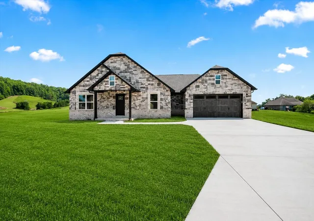 Photo 1 of Single family home for sale at 451 Madison Cir, London, KY 40741 | MLS# 26023624 | Listing updated on 2026-09-08