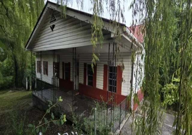 Single family home for sale at 183 Hwy 160, Cumberland, KY 40823 | MLS# 26023637