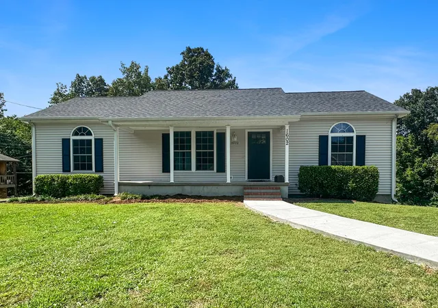 Photo 1 of Single family home for sale at 1602 Oak Hl Dr, Murray, KY 42071 | MLS# 26023806 | Listing updated on 2026-08-31
