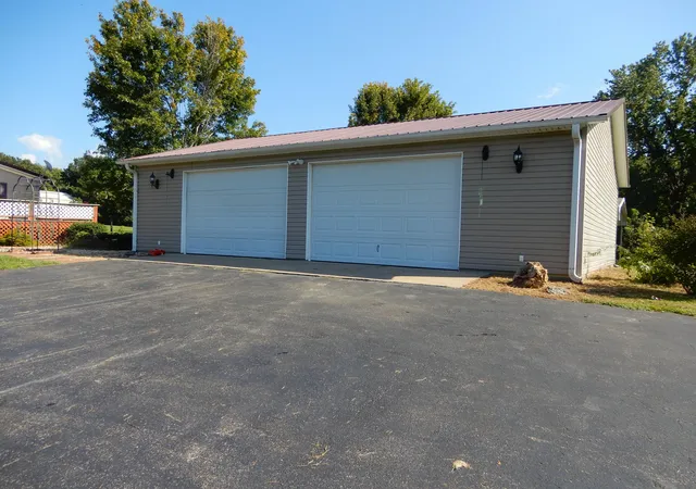 Photo 2 of Sale Pending at 542 Pirates Cove Rd, Hardin, KY 42048 | MLS# 26023693 | Listing updated on 2026-09-05