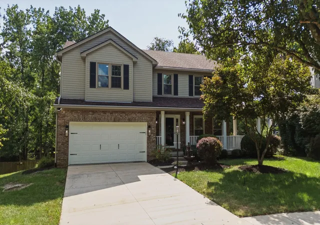 Photo 2 of Single family home for sale at 1005 Crimson Creek Dr, Lexington, KY 40509 | MLS# 26023680 | Listing updated on 2026-08-29