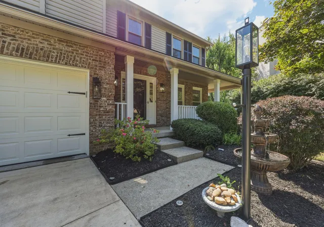 Photo 3 of Single family home for sale at 1005 Crimson Creek Dr, Lexington, KY 40509 | MLS# 26023680 | Listing updated on 2026-08-29