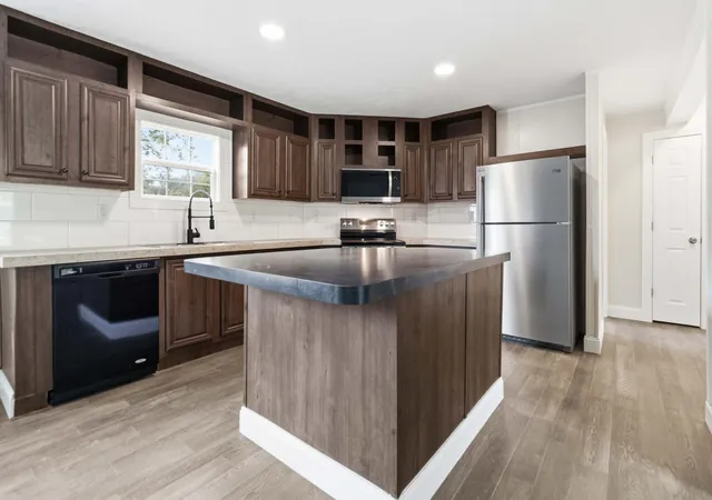 Photo 4 of Single family home for sale at 5783 5701 Slate Lick Rd Rd, London, KY 40741 | MLS# 26023668 | Listing updated on 2026-08-29