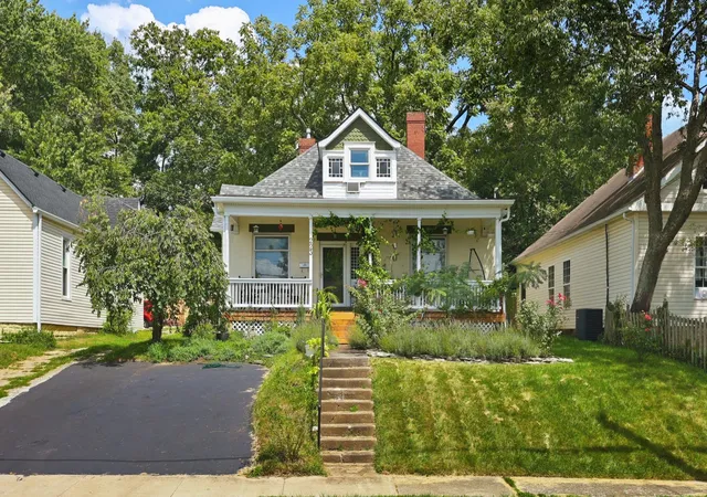 Single family home for sale at 223 E Loudon Ave, Lexington, KY 40505 | MLS# 26023770