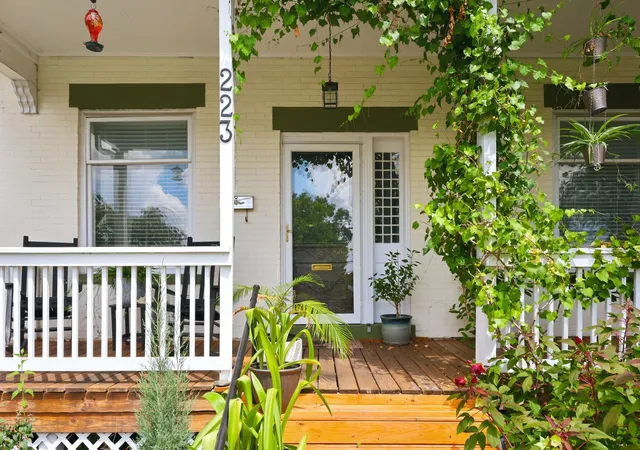 Photo 2 of Single family home for sale at 223 E Loudon Ave, Lexington, KY 40505 | MLS# 26023770 | Listing updated on 2026-10-13