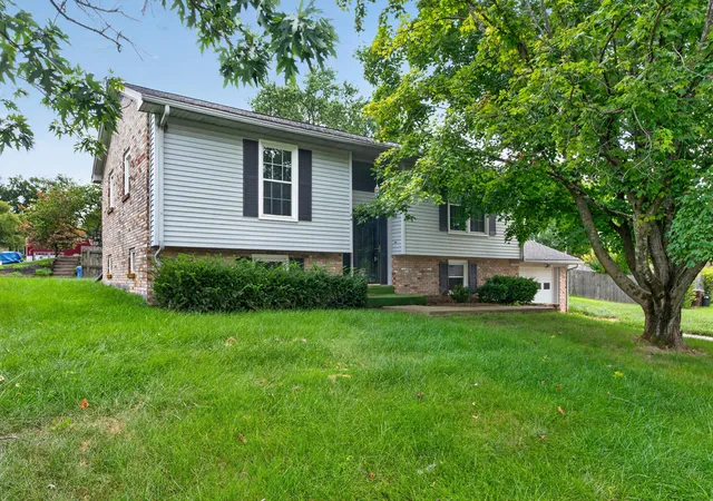Photo 2 of Single family home for sale at 4013 Elora Ln, Lexington, KY 40515 | MLS# 26023692 | Listing updated on 2026-09-25