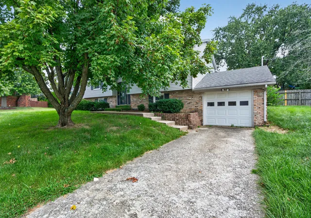 Photo 3 of Single family home for sale at 4013 Elora Ln, Lexington, KY 40515 | MLS# 26023692 | Listing updated on 2026-09-25