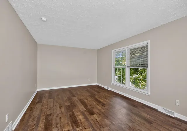 Photo 3 of Single family home for sale at 4013 Elora Ln, Lexington, KY 40515 | MLS# 26023692 | Listing updated on 2026-09-25