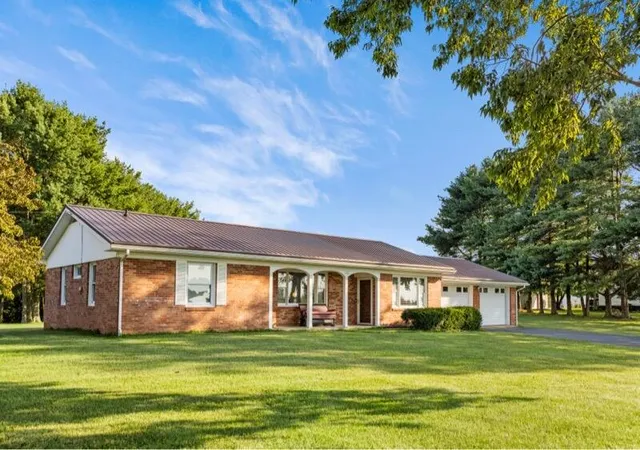 Photo 2 of Single family home for sale at 402 Secrest Xing, Flemingsburg, KY 41041 | MLS# 26023712 | Listing updated on 2026-09-07