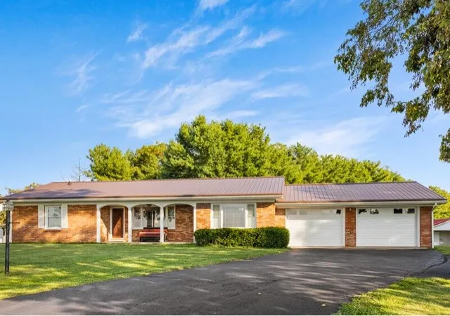 Photo 3 of Single family home for sale at 402 Secrest Xing, Flemingsburg, KY 41041 | MLS# 26023712 | Listing updated on 2026-09-07