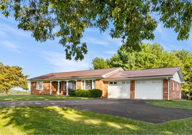 Photo 3 of Single family home for sale at 402 Secrest Xing, Flemingsburg, KY 41041 | MLS# 26023712 | Listing updated on 2026-09-07