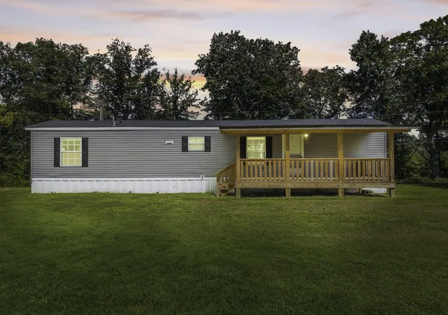Single family home for sale at 300 Short Holw Subdivision Rd, Beattyville, KY 41311 | MLS# 26023804
