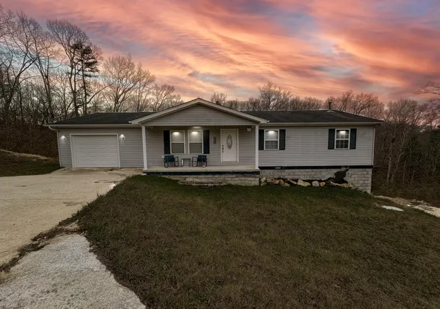 Photo 2 of Single family home for sale at 15 April Ln, Corbin, KY 40701 | MLS# 26023724 | Listing updated on 2026-09-16