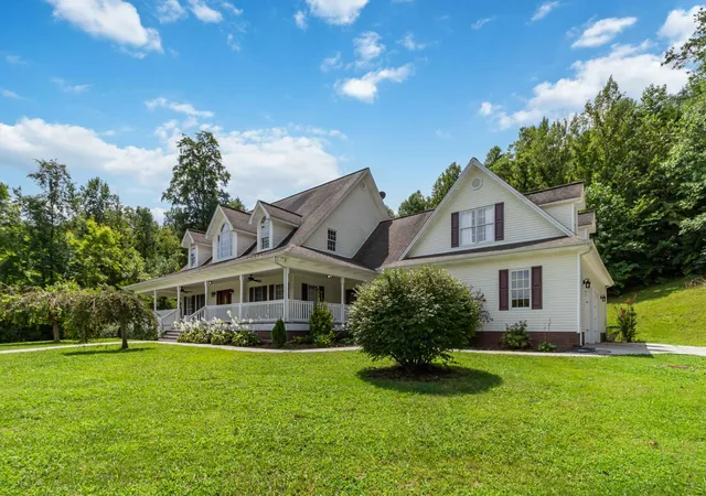 Photo 3 of Single family home for sale at 143 Valley Dr, Girdler, KY 40943 | MLS# 26023726 | Listing updated on 2026-08-30