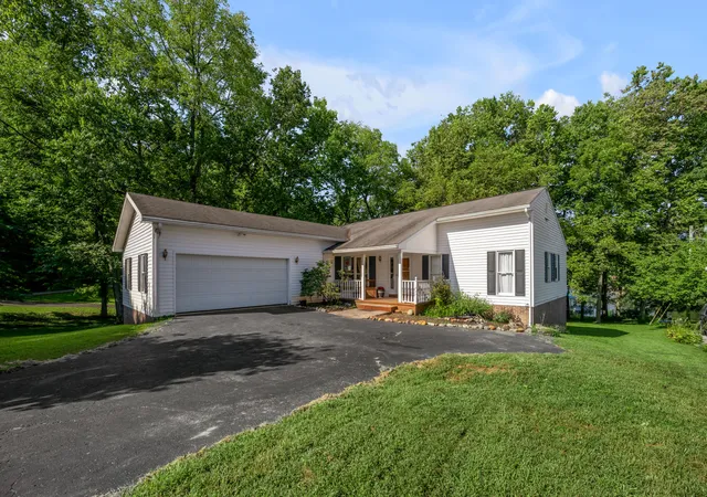 Photo 1 of Single family home for sale at 2073 Crystal Springs Rd, Danville, KY 40422 | MLS# 26023734 | Listing updated on 2026-08-30