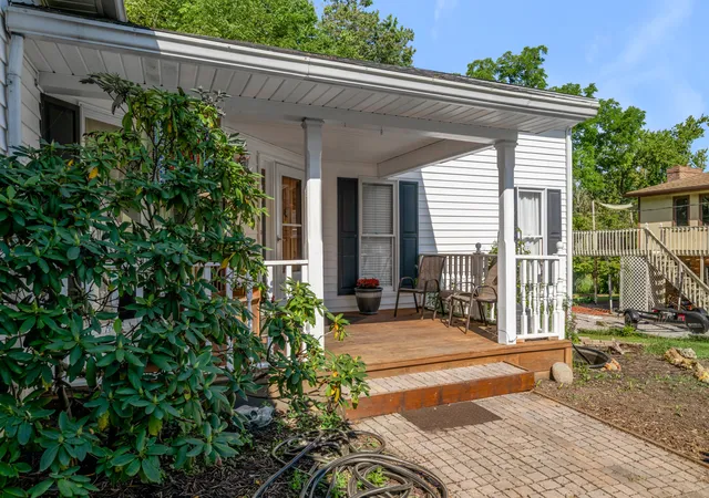 Photo 3 of Single family home for sale at 2073 Crystal Springs Rd, Danville, KY 40422 | MLS# 26023734 | Listing updated on 2026-08-30