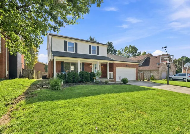 Photo 3 of Sale Pending at 3316 Fox Den Cir, Lexington, KY 40515 | MLS# 26023739 | Listing updated on 2026-10-13