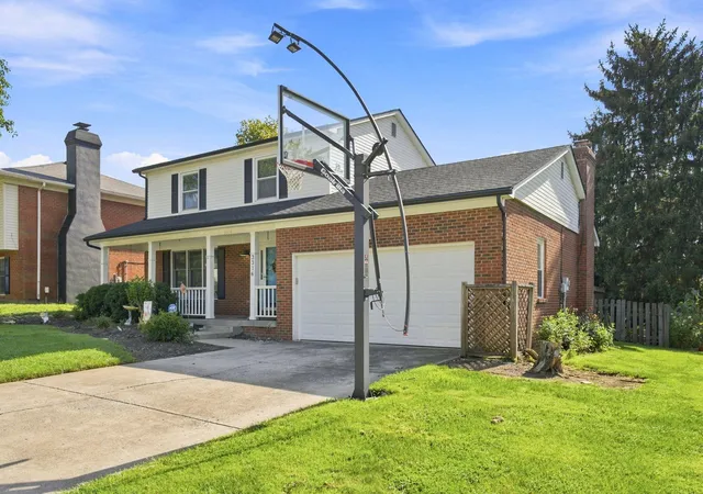 Photo 4 of Sale Pending at 3316 Fox Den Cir, Lexington, KY 40515 | MLS# 26023739 | Listing updated on 2026-10-13