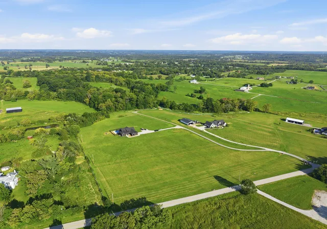 Photo 2 of Sale Pending at 4780 Lawrenceburg Rd, Frankfort, KY 40601 | MLS# 26023750 | Listing updated on 2026-09-19
