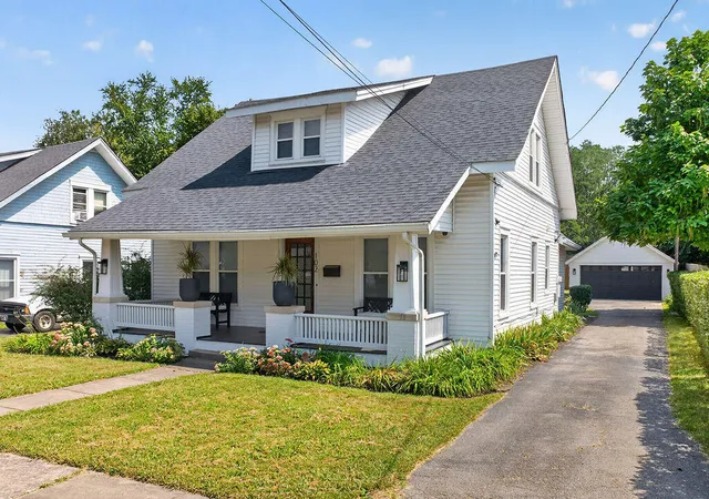 Photo 2 of Single family home for sale at 102 Woodford Dr, Lexington, KY 40504 | MLS# 26023779 | Listing updated on 2026-08-31