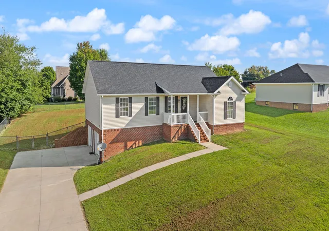 Photo 1 of Sale Pending at 176 Surrey Way, Science Hill, KY 42553 | MLS# 26023872 | Listing updated on 2026-09-27